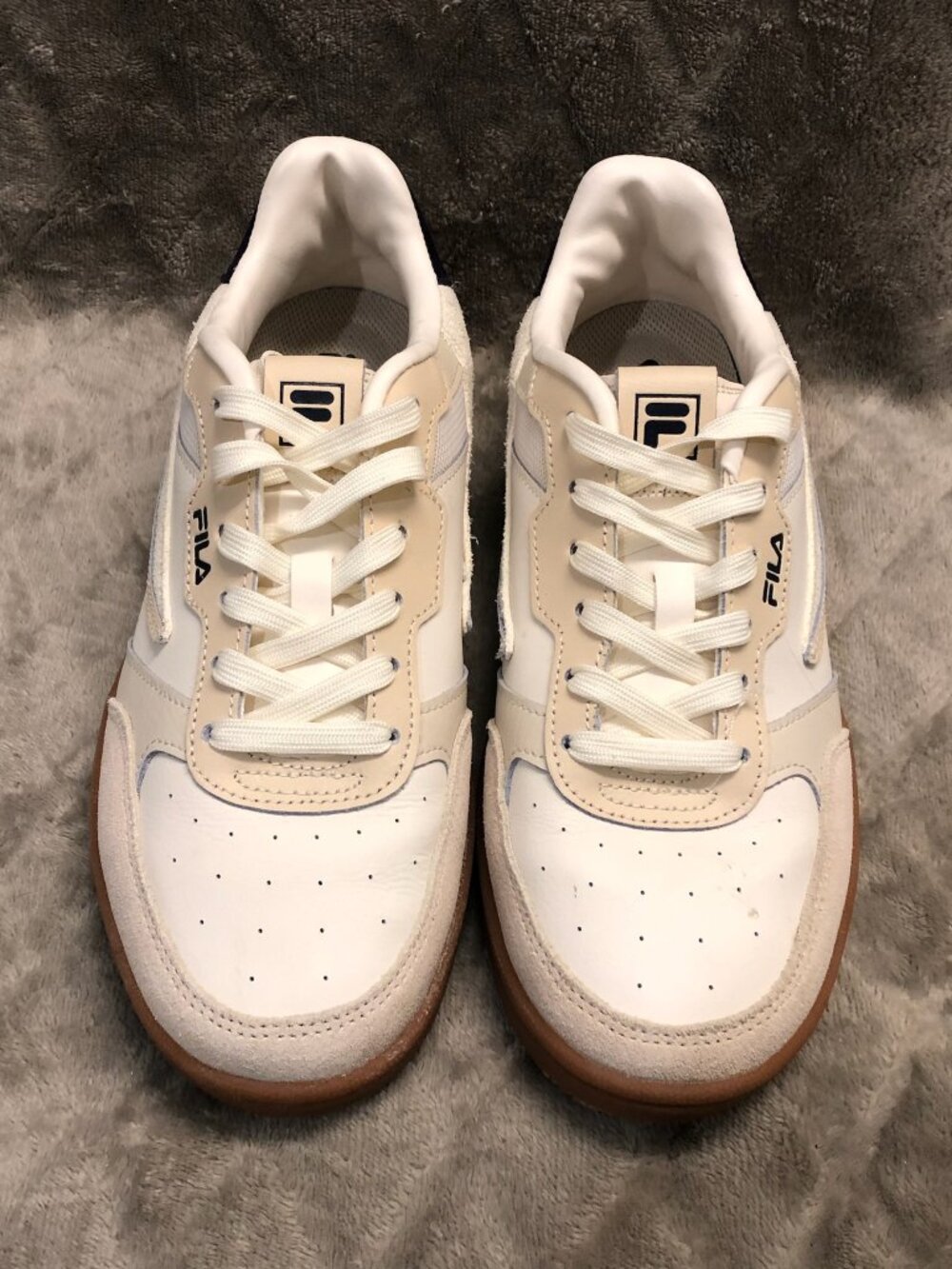 FILA Sizzo Leather 90s Retro Sneakers White Ivory Navy Unisex 9.5 Shoes